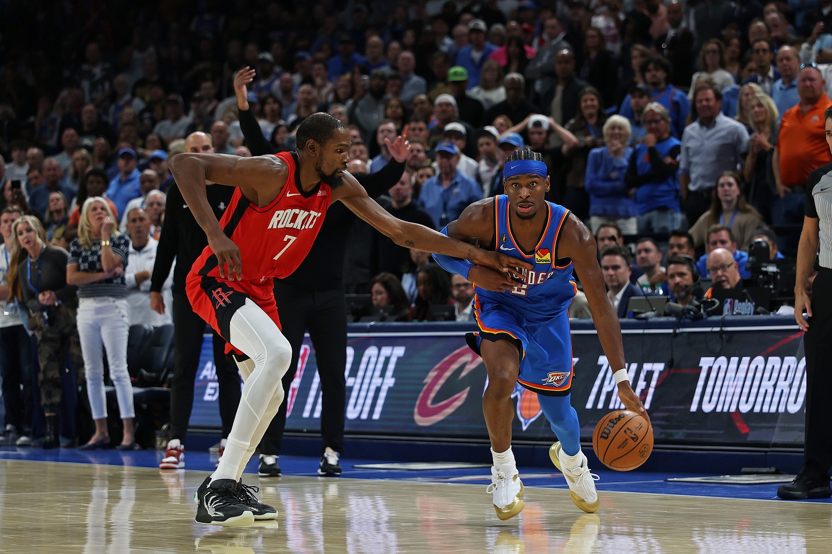 ZO SPORTS-稳定性!亚历山大连续200场得分上双 现存第二长&仅次杜兰特307场